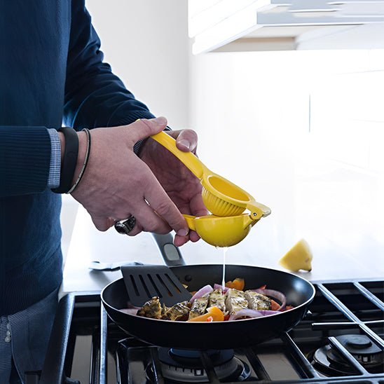 Presse Agrume | AGRUM FRESH™ Le Secret pour des Jus Frais en un Instant - Bouticuisine